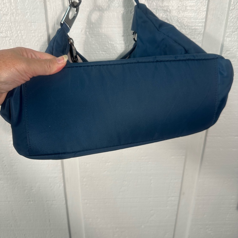 Lewis N. Clark Blue and Beige Inside Secura Anti-Theft Messenger Bag EUC - Picture 7 of 10